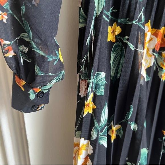 Indigo Rose Long Sleeve Pleated Maxi Dress Black Floral Print - Picture 3 of 9